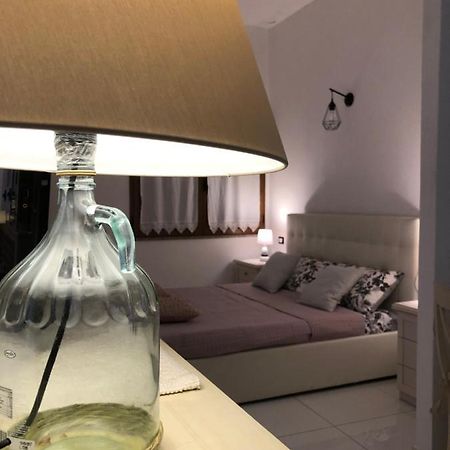 툴라다 Elegante Monolocale Al Centro Del Paese 아파트 외부 사진