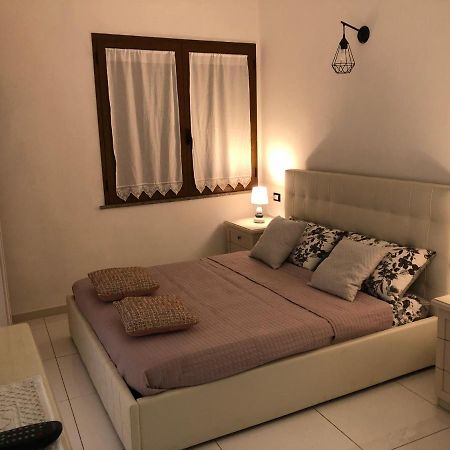 툴라다 Elegante Monolocale Al Centro Del Paese 아파트 외부 사진