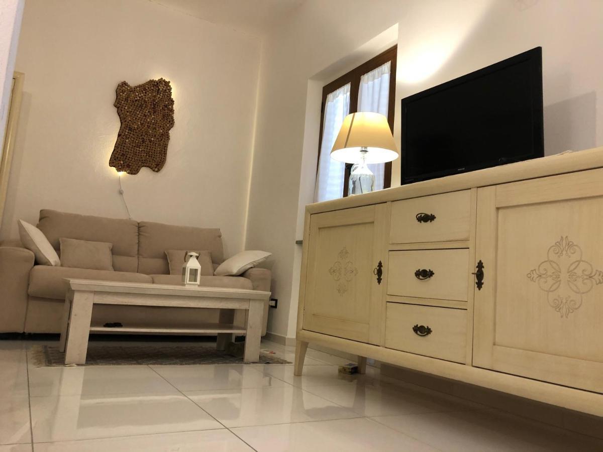 툴라다 Elegante Monolocale Al Centro Del Paese 아파트 외부 사진